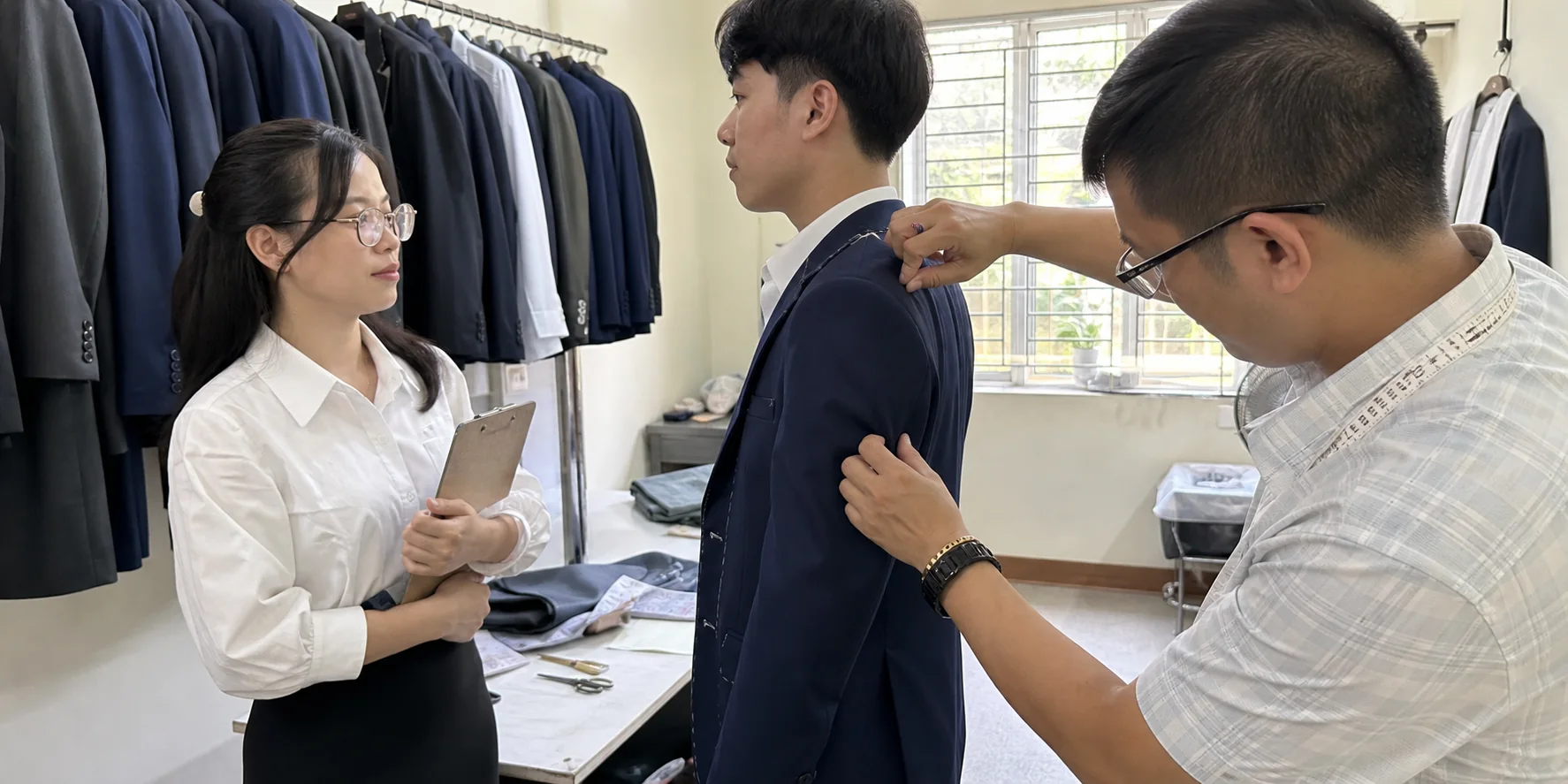 May Đo Đồng Phục Công Sở Cao Cấp HCM | Sơ Mi, Quần Tây, Váy, Đầm, Vest
